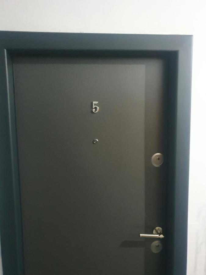 Shopping Cyti Cu 5 Daire Râmnicu Vâlcea Dış mekan fotoğraf